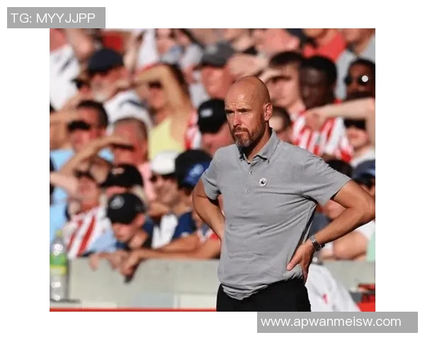 曼联宣布解雇主帅滕哈赫，引发球迷热议，未来路在何方？