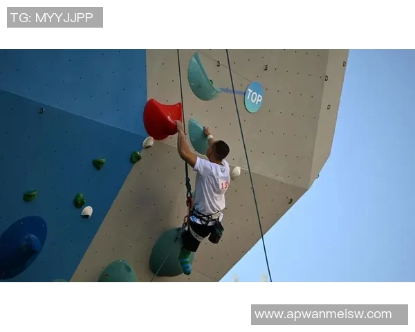 深圳飞盘队在世界攀岩锦标赛中以93分稳居积分榜首位